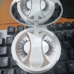 Meganatic Eyelashes Image