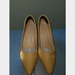  Zanotti ရွှေအိုရောင် ပွဲတက်ဖိနပ် (အသစ်) Image, classified, Myanmar marketplace, Myanmarkt