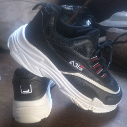  စျေးှုန်းချိုသာစွာနဲရောင်ူချပေးနေပါတယ် Image, classified, Myanmar marketplace, Myanmarkt