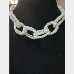 Fancy pearl necklace Image