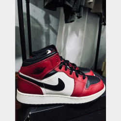  Nike Air Jordan 1 Mid Chicago Image, classified, Myanmar marketplace, Myanmarkt