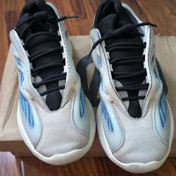  Yeezy 700 V3 44  + Vans old skool 43 Image, classified, Myanmar marketplace, Myanmarkt