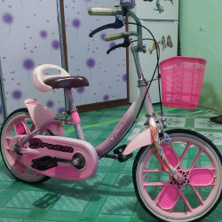  ဂျပန်ဘီးလေးပါ ဝယ်တာသိပ်မကြာသေးပါဘူး ကလေးကအရပ်ရှည်နေတာအဆင်မပြေလို့ ပြန်ရောင်းတာပါ အသစ်နီးပါးရပါမယ် Image, classified, Myanmar marketplace, Myanmarkt