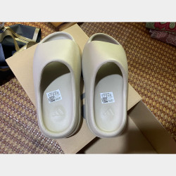  Yeezy slide (Bone colour ) Image, classified, Myanmar marketplace, Myanmarkt