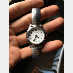  စျေးတန်တန်လေးနဲ့ စိတ်ချရတဲ့ Brand လေးပါ။ "Casio Quartz” Strain less Steel (99%New)WaterResist LQ-410 (ရေစိမ်ခံ) uni sexအထဲက Japan စက်အစစ်မို့အရမ်းအကြမ်းခံပါသည်။ US မှာ $45 dollar လောက်ပေါက်ပါတယ်နော်။ Image, classified, Myanmar marketplace, Myanmarkt