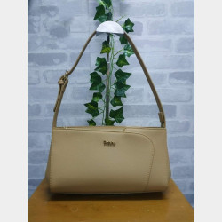  Poppy ဂျိုင်းလွယ်အိတ်လေးပြန်ရောင်းချင်လို့ပါ။ကြိုးအတိုးအလျော့လုပ်လို့ရပါတယ်။အရောင်ကအသားရောင်လေးပါ။အိတ်အသားမာပြီး အသစ်တိုင်းပါပဲ။errorမရှိပါ။ Image, classified, Myanmar marketplace, Myanmarkt