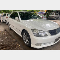 Toyota Crown  2005  Image, classified, Myanmar marketplace, Myanmarkt