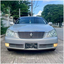 Toyota Crown Royal Saloon 2004 Image