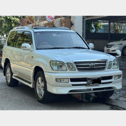 Toyota Land Cruiser Cygnus  2003 Image