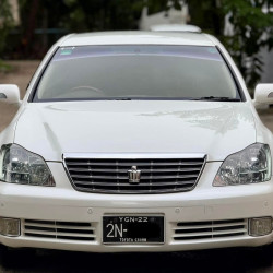 Toyota Crown Royal Saloon 2004 Image