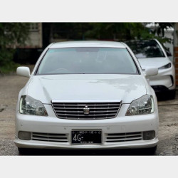 Toyota Crown Royal Saloon 2004 Image