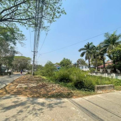  အတွင်းလမ်းကျယ် လမ်းမ ထောင့်ကွက် Image, classified, Myanmar marketplace, Myanmarkt