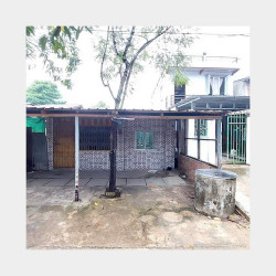 လှော်ကားလမ်းမကြီးအနီးရှိ ​နေရာ​ကောင်းအိမ်     အ​ရောင်း🏘 Image, classified, Myanmar marketplace, Myanmarkt