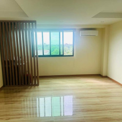  #လှိုင်မြို့နယ်ရှိ ရေကူးကန် နှင့် ကားပါကင်သီးသန့်ပါ Image, classified, Myanmar marketplace, Myanmarkt