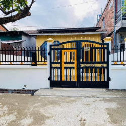  #လှော်ကားလမ်းမကြီးဒဲ့ဆင်းနေရာကောင်း အိမ်အ​ရောင်း🏘 Image, classified, Myanmar marketplace, Myanmarkt