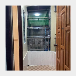  လှိုင်မြို့နယ် #သံလမ်း#ကျောင်းကုန်းလမ်းထဲရှိ #ပြင်ဆင်ပြီးလက်တင်နေရုံအခန်းလေးရောင်းမယ် Image, classified, Myanmar marketplace, Myanmarkt