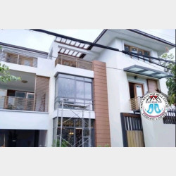  မရမ်းကုန်းမြို့နယ် #ပြည်လမ်းမအနီး ,#9miles  အတွင်းလမ်းကျယ်ပေါ်တွင် လုံးချင်း၃ထပ်အရောင်း Image, classified, Myanmar marketplace, Myanmarkt