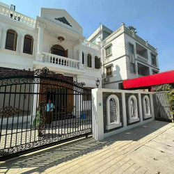  လမ်းမတန်းအငှား💝မြောက်ဒဂုံ (44)ရပ်ကွက် မင်းရဲကျော်စွာပေါ် 💝နှစ်ထပ်ခွဲ RC Image, classified, Myanmar marketplace, Myanmarkt