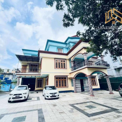  Sqft10000ကျယ်သိန်း၁၂၀နဲ့ကမာရွတ်မြို့နယ်မြကန်သာလမ်းအနီးပြည်လမ်းမအနီးရှိ၃ထပ်တိုက်ပြင်ဆင်ပြီးအငှား Image, classified, Myanmar marketplace, Myanmarkt